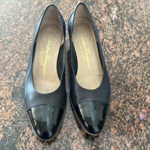 Salvatore Ferragamo Boutique Patent Toe Low Heels Sz 8 AA